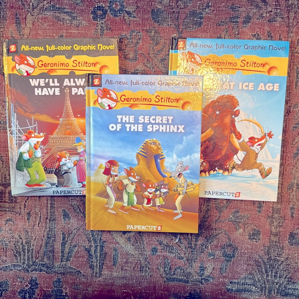 Full color graphic novel set